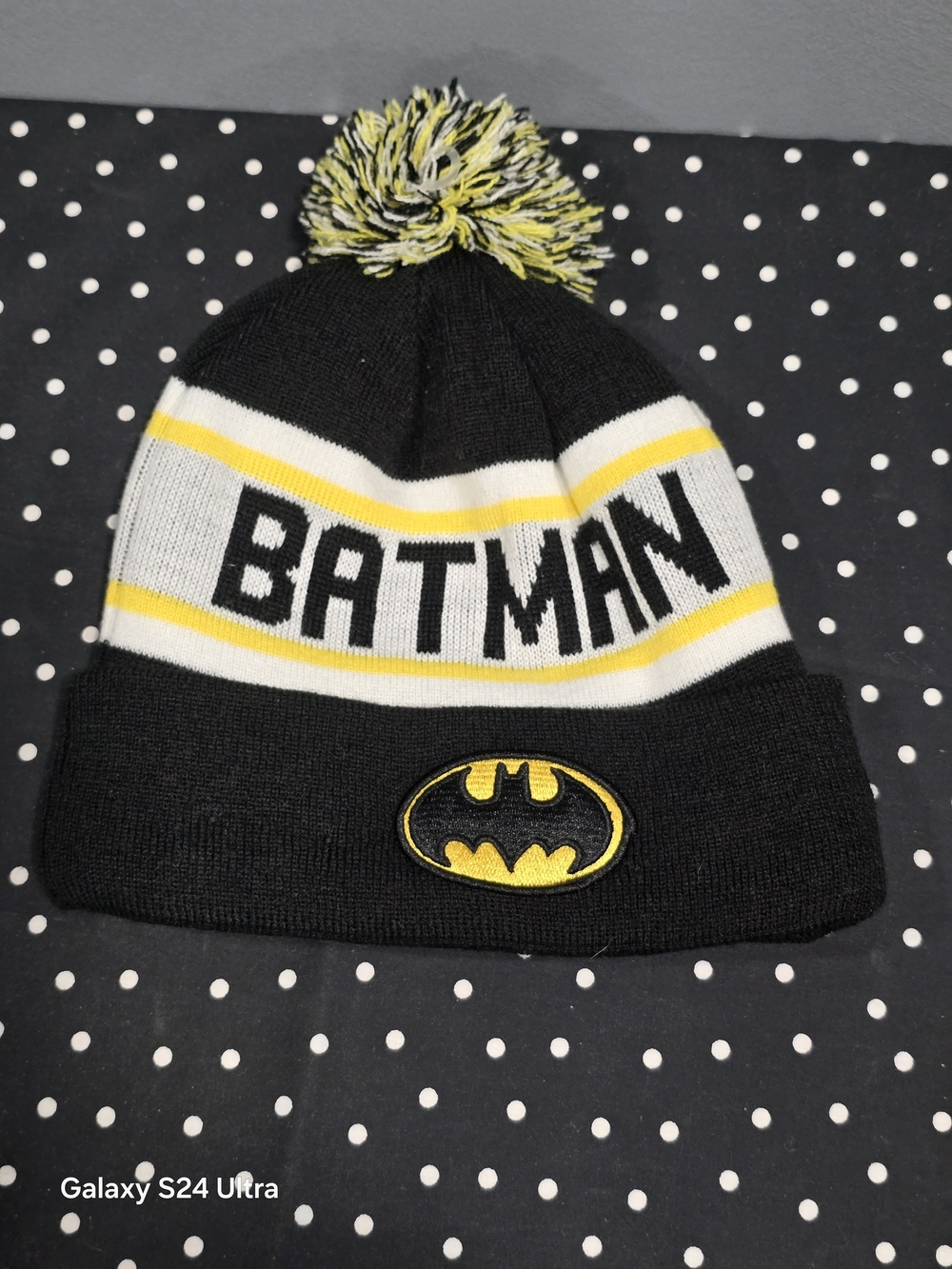 New Era Batman Knit Pom Beanie in Black, Yellow & White